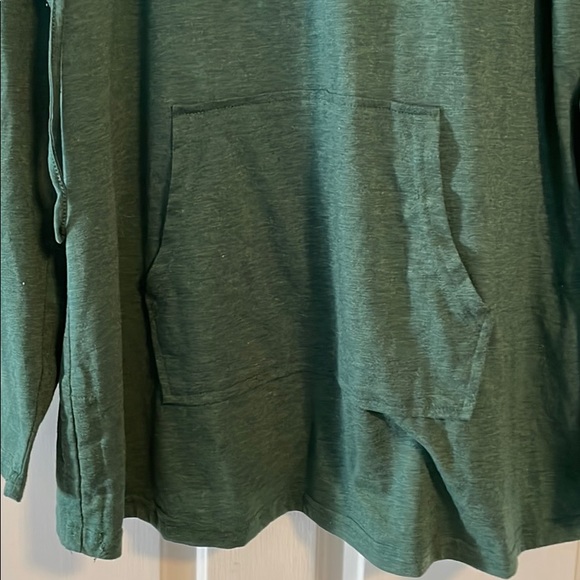Green long sleeve tee with hood and pockets. - Picture 2 of 5
